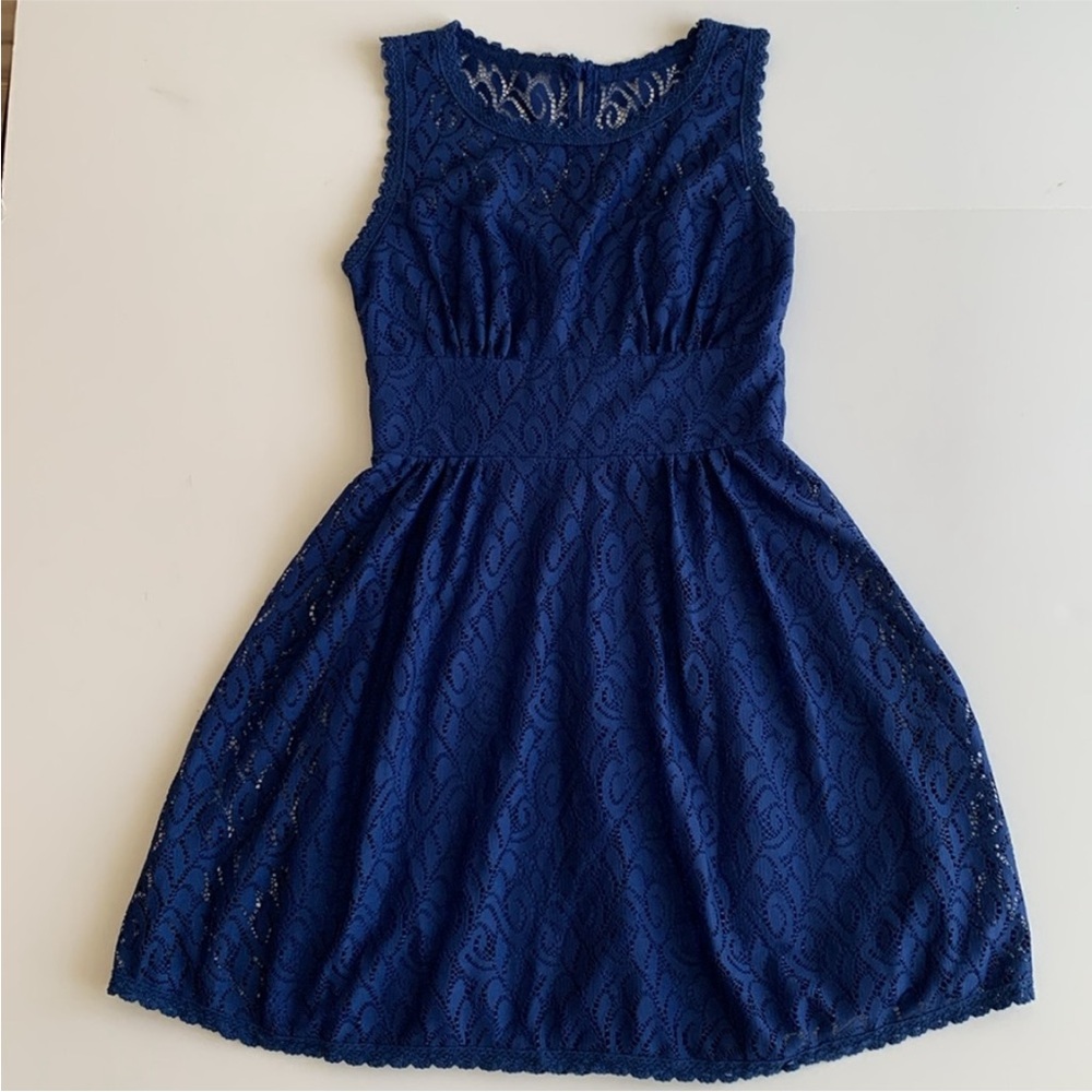 B. DARLIN BLUE LACE SLEEVELESS DRESS